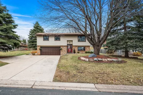 7201 Vinewood Ln N, Maple Grove, MN 55311