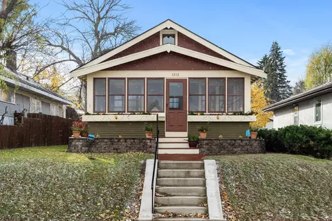 1212 Beech St, Saint Paul, MN 55106