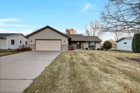 407 5th St SE, Little Falls, MN 56345