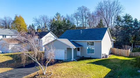 1606 Boardwalk, Eagan, MN 55122