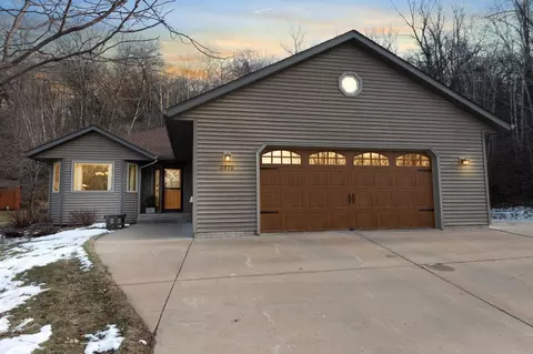 3970 Dale Ct, Red Wing, MN 55066