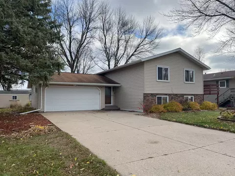1211 Hickory St, Fairmont, MN 56031