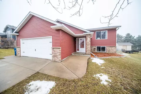 1104 9th St NW, Kasson, MN 55944