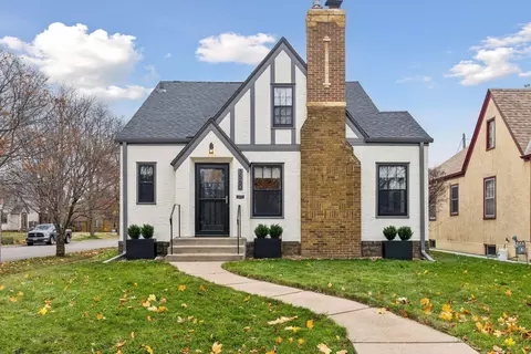 1560 Holton St, Saint Paul, MN 55108