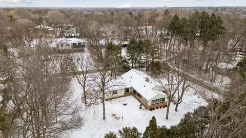 3840 Honeysuckle Rd, Deephaven, MN 55391 photo 38