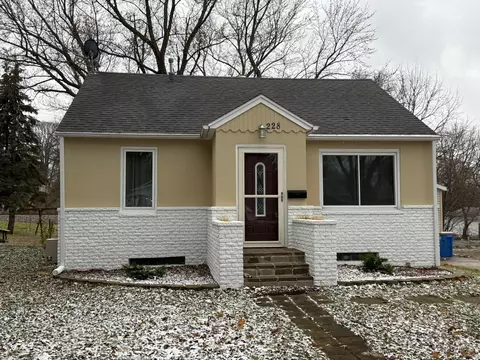228 Linden Ave, Owatonna, MN 55060