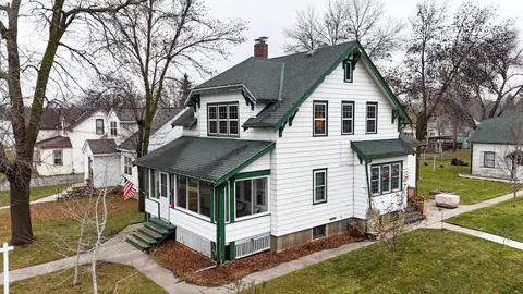 291 Stearns Ave E, Eden Valley, MN 55329