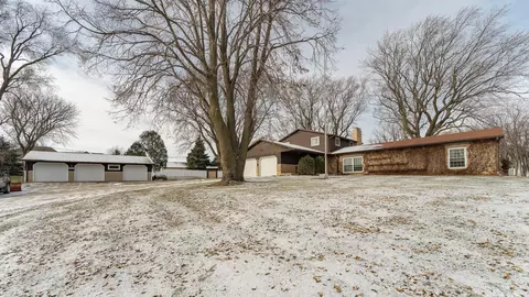 921 2nd Ave NW, Byron, MN 55920
