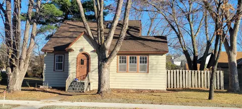 206 4th St NE, Little Falls, MN 56345