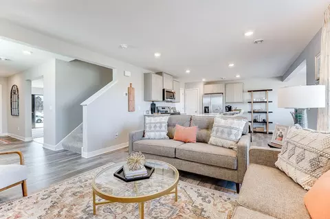 2051 Clearwater Ter, Shakopee, MN 55379