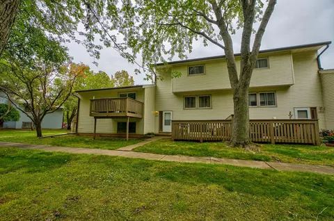 4843 Grenwich Way N, Oakdale, MN 55128