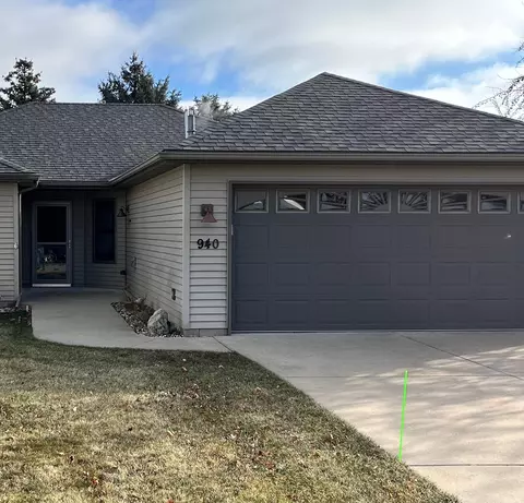 940 Willow View Cir, Waite Park, MN 56387
