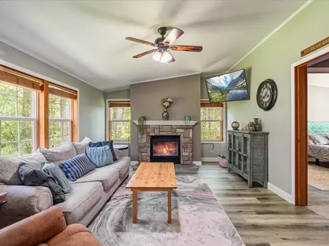 7564 Ski Chalet Dr, Pequot Lakes, MN 56472