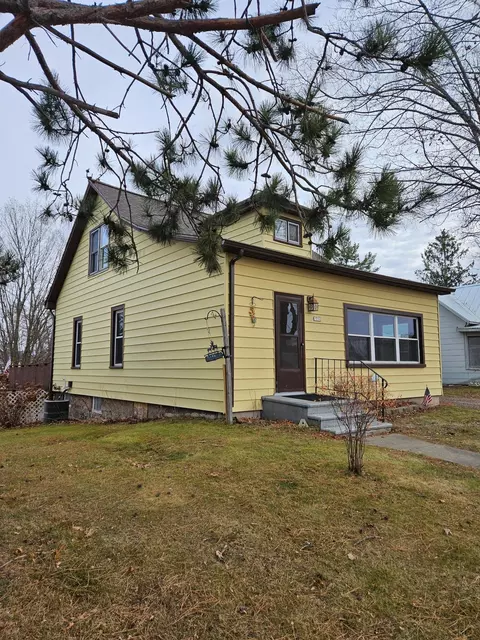 1550 1st Ave, Cumberland, WI 54829