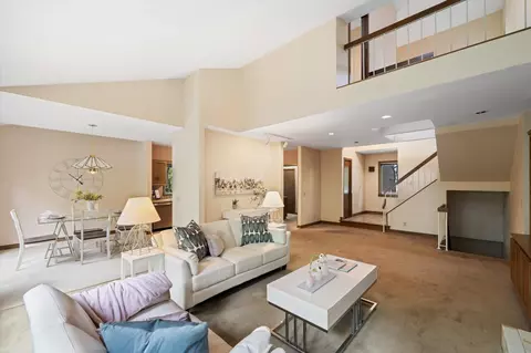 1250 Mourning Dove Ct, Eagan, MN 55123