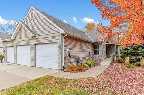 2119 Southwind Dr, Maplewood, MN 55109