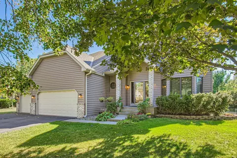 514 Linden Ln, Lino Lakes, MN 55014