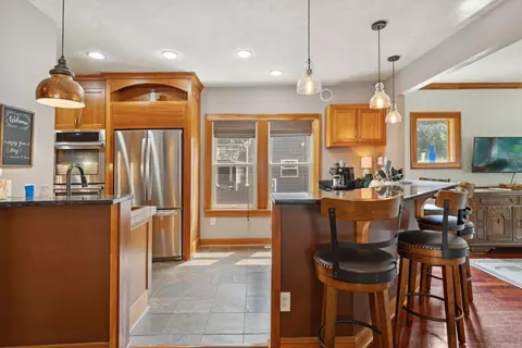 1551 E River Ter, Minneapolis, MN 55414
