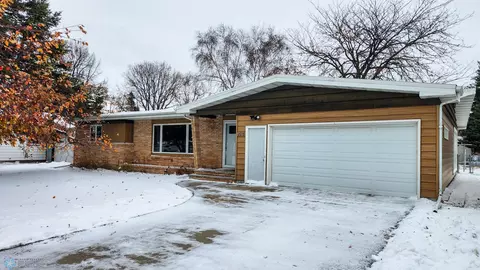 2018 8th St S, Moorhead, MN 56560
