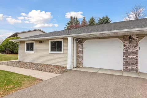 1137 Bartosh Ln #1, River Falls, WI 54022