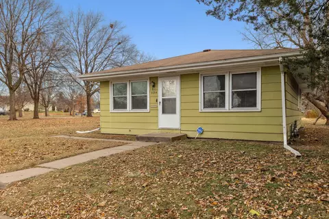 534 Queen Ave N, Minneapolis, MN 55405