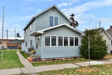 860 E 2nd St, Winona, MN 55987
