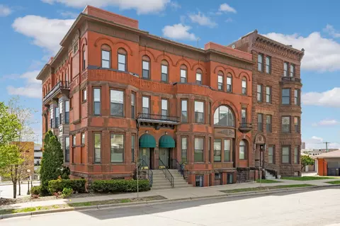 162 College Ave W #7, Saint Paul, MN 55102