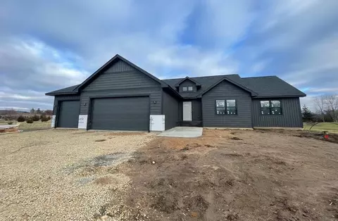 1257 82nd St, New Richmond, WI 54017