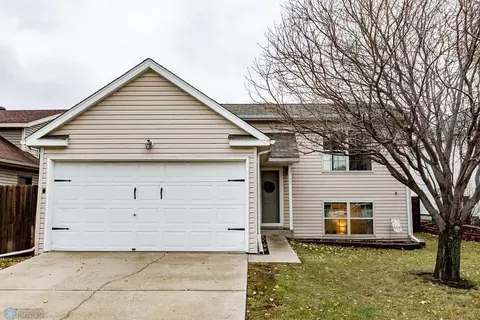 5737 18th St S, Fargo, ND 58104