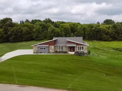 1713 Boelter Estates Dr NW, Rochester, MN 55901