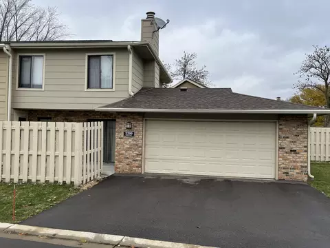 2200 Stroden Cir, Golden Valley, MN 55427