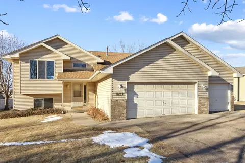 9123 Farmstead Ave, Monticello, MN 55362