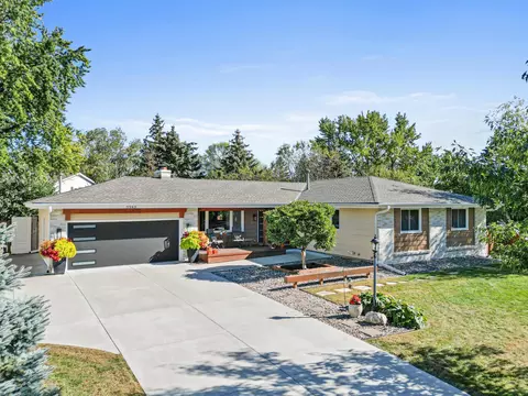 9943 Oxborough Cir, Bloomington, MN 55437