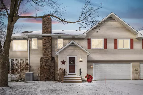 3622 Gershwin Ln N, Oakdale, MN 55128