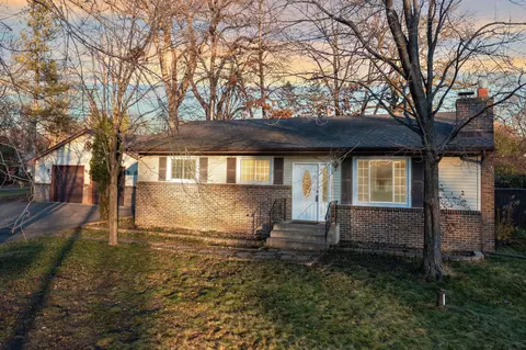 3832 Edgerton St, Vadnais Heights, MN 55127