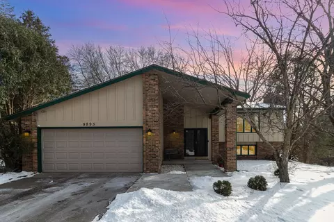 9895 Buckingham Dr, Eden Prairie, MN 55347