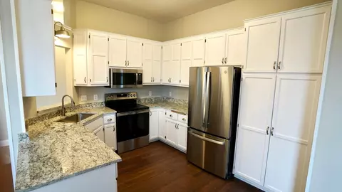 15128 Everleigh Cir, Rosemount, MN 55068