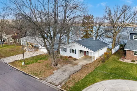 989 Shoreacres Dr, Fairmont, MN 56031