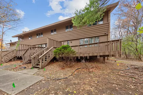 81 Walden St, Burnsville, MN 55337