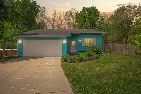 1907 Adams Ct, Northfield, MN 55057