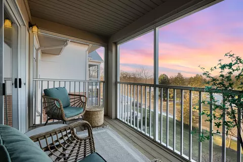 935 Ferndale St N #306, Maplewood, MN 55119