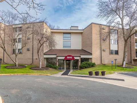 5645 Green Circle Dr #312, Minnetonka, MN 55343