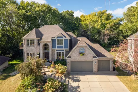 656 Evans Ct, Shoreview, MN 55126