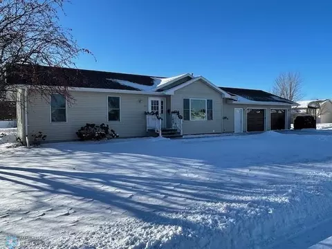1103 18th Ave N, Wahpeton, ND 58075