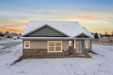 311 Gateway Pkwy, Osceola, WI 54020