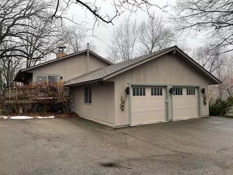 16121 Rosemary Ln, Wayzata, MN 55391