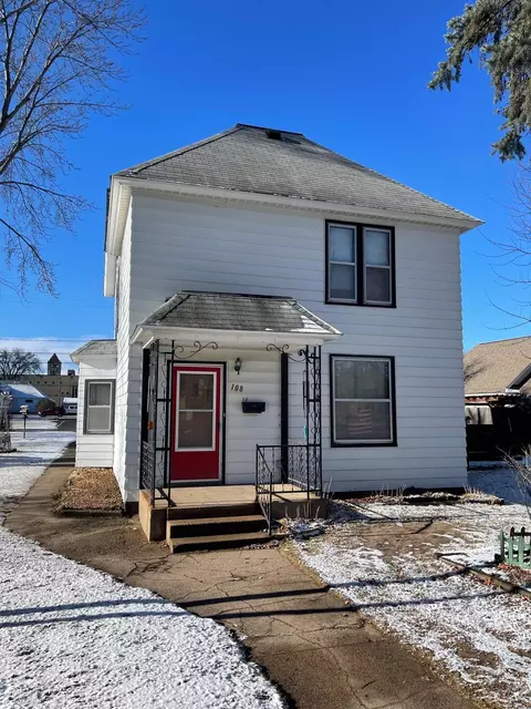 108 5th St SE, Little Falls, MN 56345