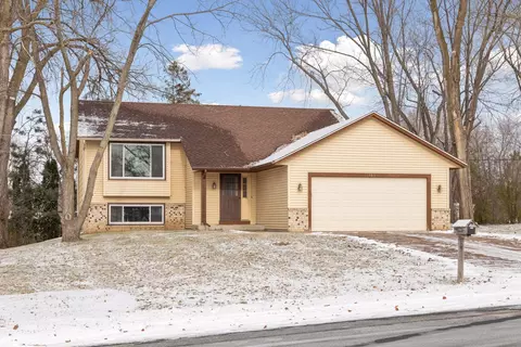 1763 Serpentine Dr, Eagan, MN 55122