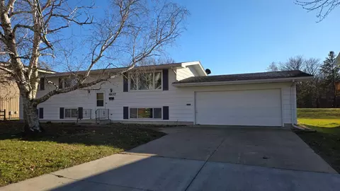 1607 10th Pl SW, Austin, MN 55912