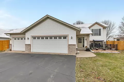 951 Sundance Ct, Sartell, MN 56377